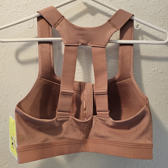 Women's All In Motion 36 B NWT - Picture 2 of 3